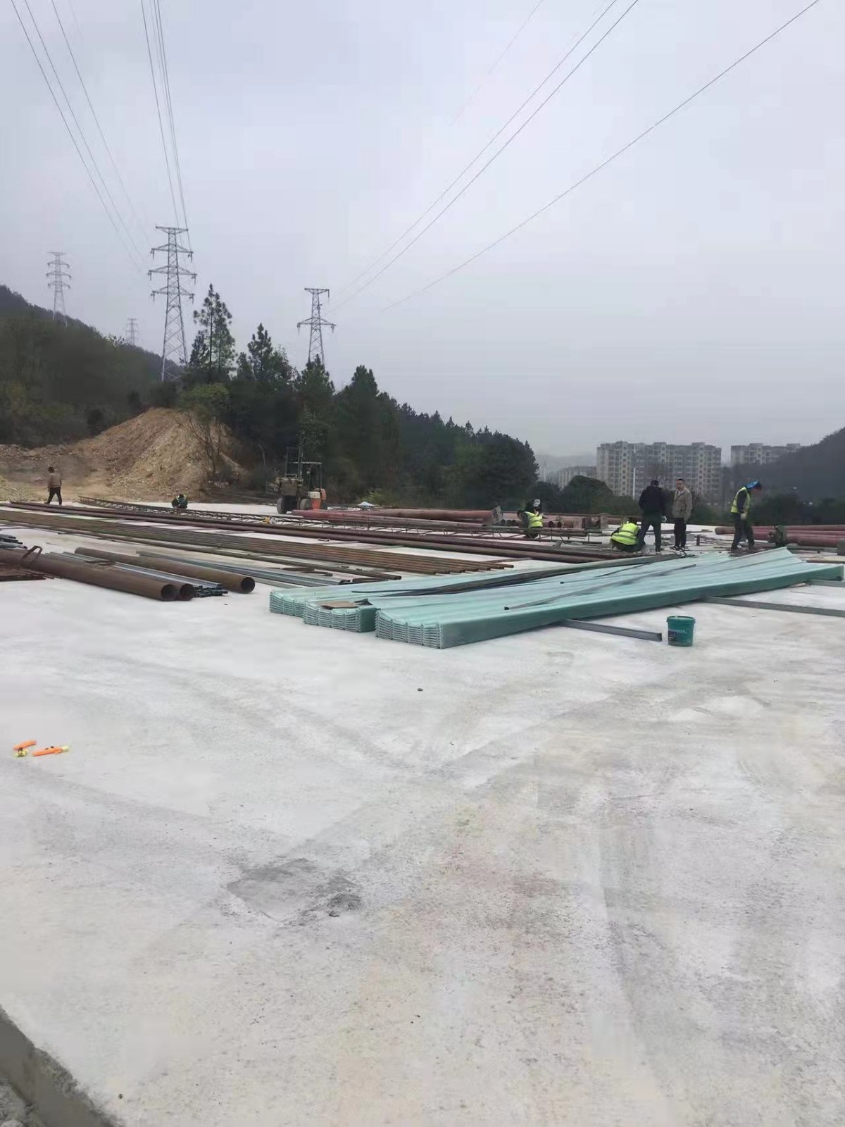 江西存量垃圾處理設(shè)備租賃及運(yùn)行管理順利完成，此路段順利通車(chē)。